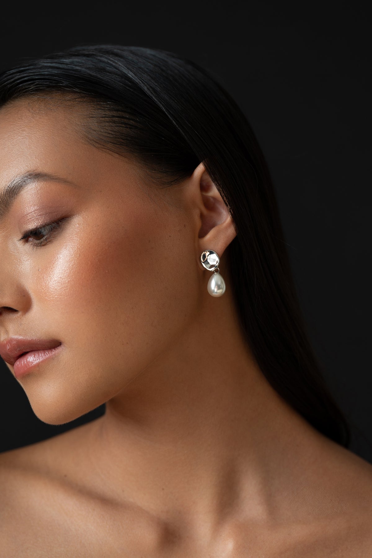 ABE Earrings 43490 Edited 2400x3600