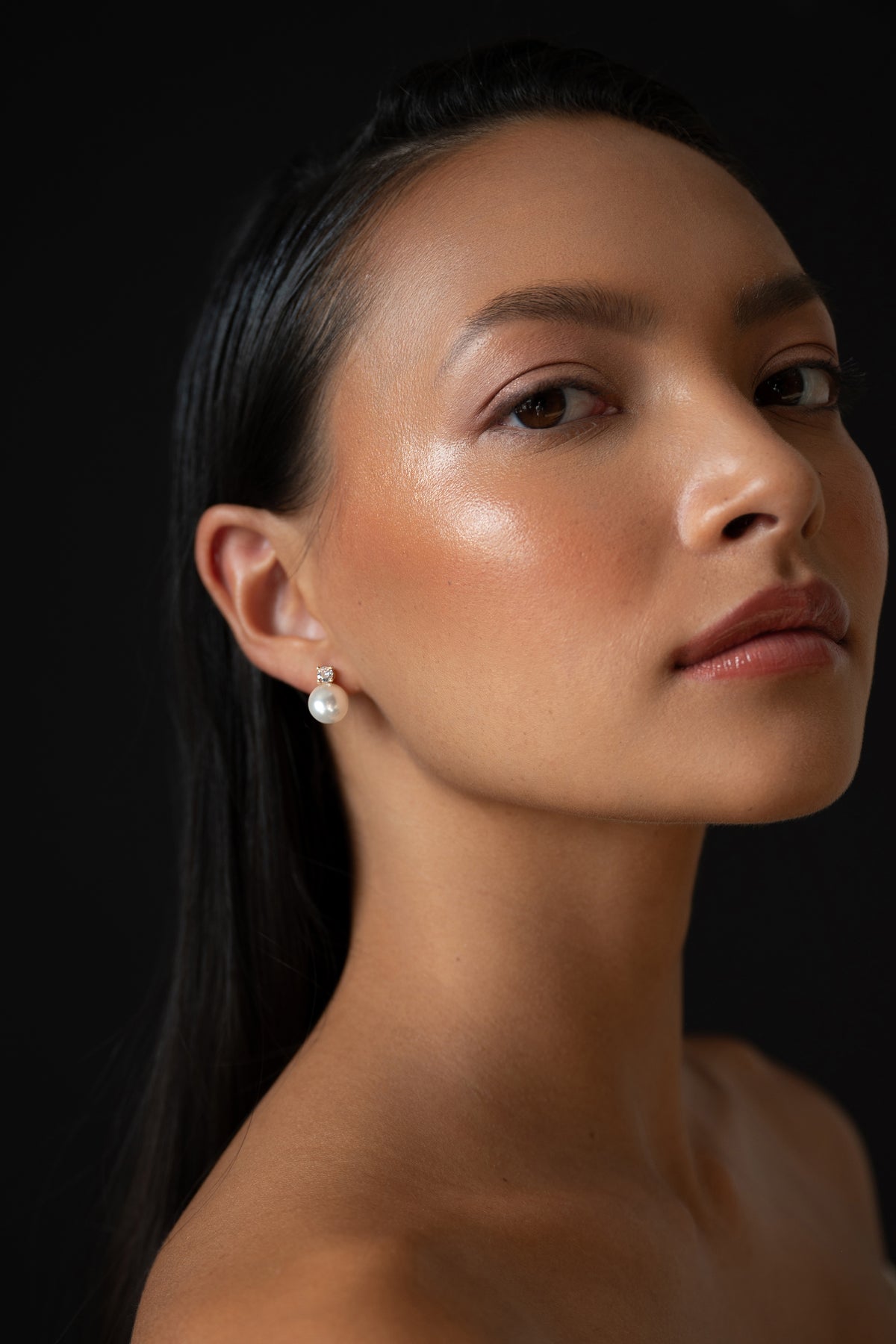 ABE Earrings 43511 Edited 2400x3600