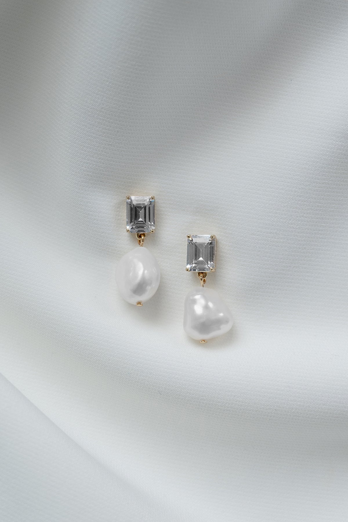 Earring Vivian 2025 Final 2400x3600