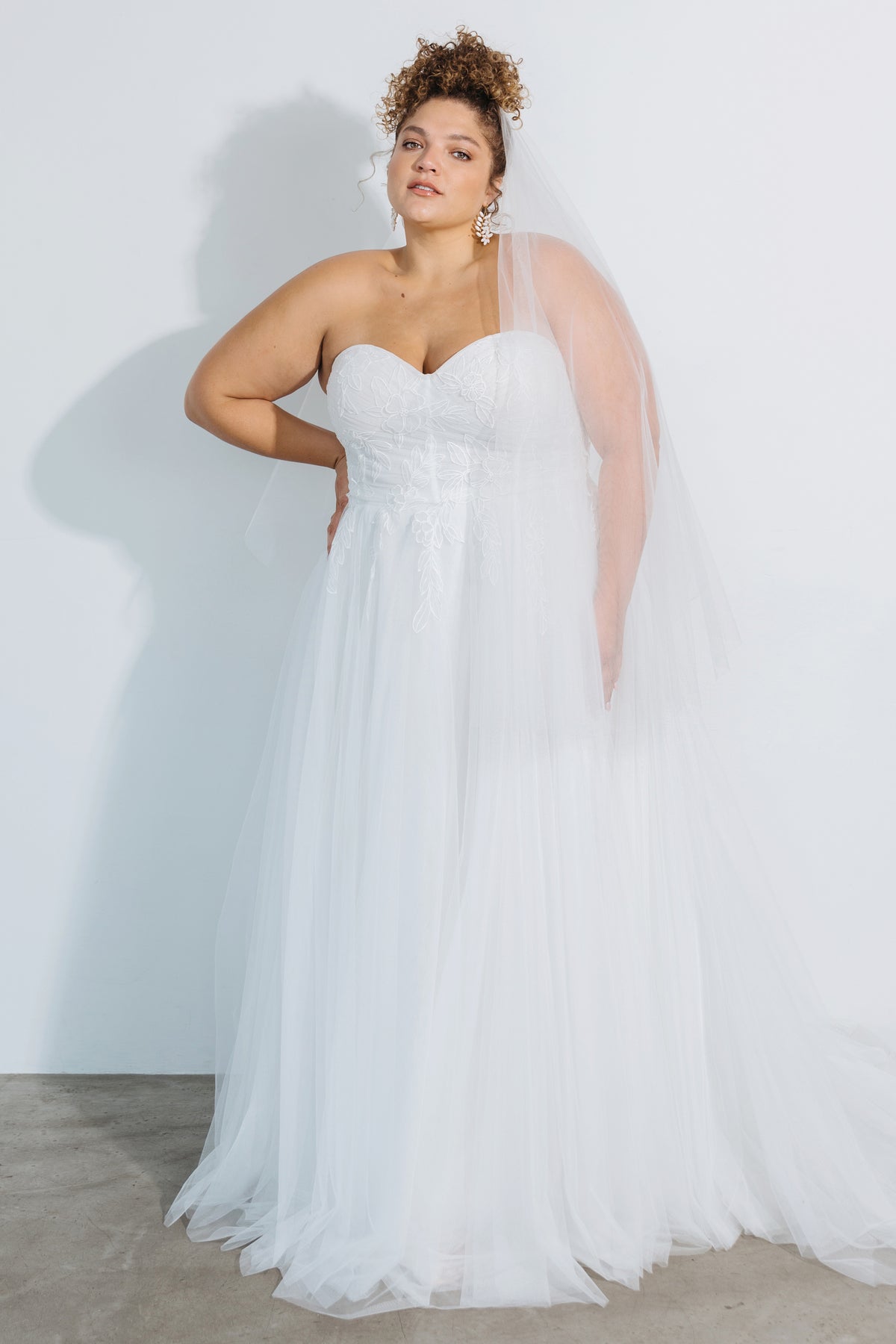 Jenny_Yoo_Bridal_Merida_Veil_1