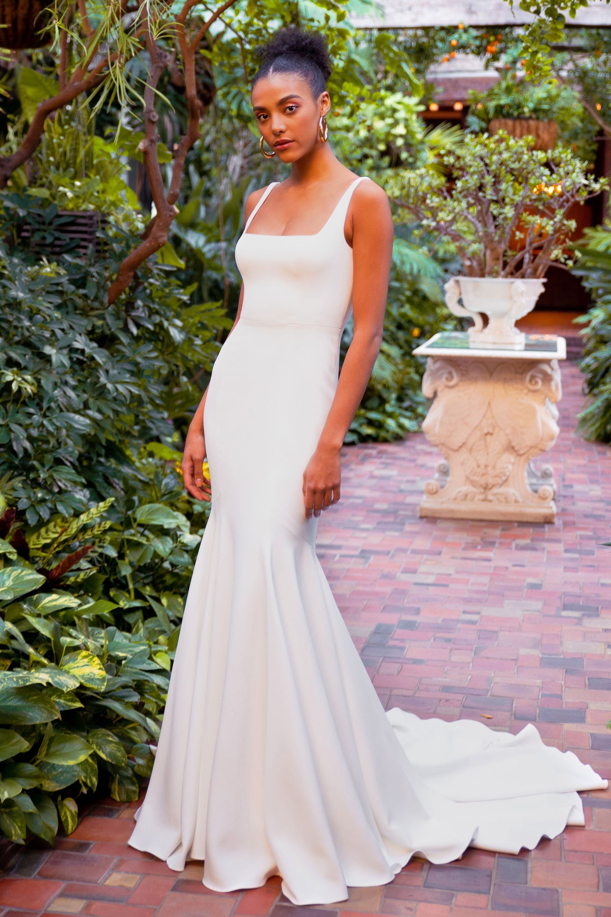 Jenny_Yoo_Collection_Bridal_Elliot_Wedding_Dress_Square_Neck_back_campiagn